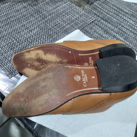 Not available at this momeUsed good condition men shoes size 8 by Carlton London - Picture 4 of 4